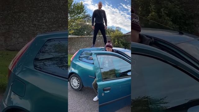 Поднял машину вместо домкрата😱🚙 смотреть онлайн