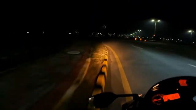 When Suzuki GSXR 600cc met Tesla Model S on the Road смотреть онлайн