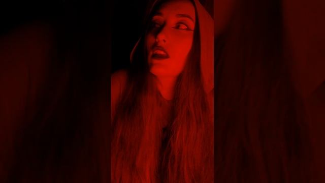 она хочет смотреть онлайн