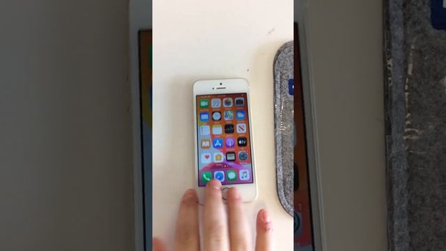 iPhone SE 64gb Unlocked смотреть онлайн