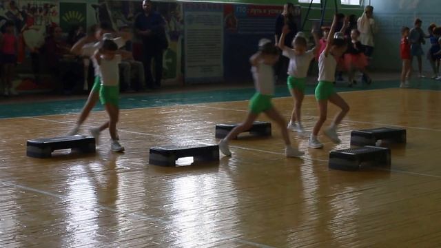 Команда "Energy kids". Степ аэробика (4-7 лет) смотреть онлайн