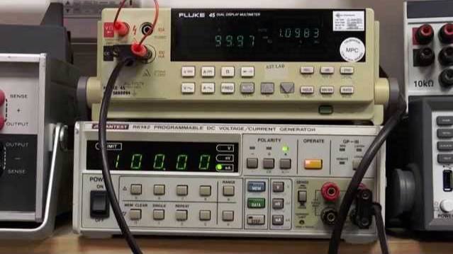 EEVblog #791 - Ebay Fluke 45 Multimeter Teardown смотреть онлайн