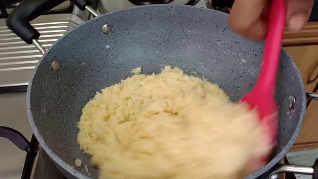 மூவர்ண தேங்காய் பர்பி | Three colour coconut Burfi in tamil |Republic day burfi |Lucky kitchen . смотреть онлайн