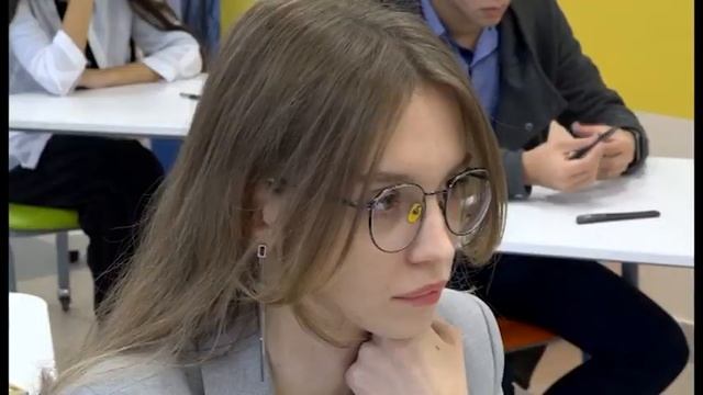 Одиннадцатиклассники Заречного написали итоговое сочинение смотреть онлайн