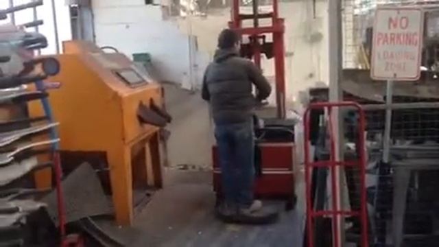 Crazy Welshman destroys wall at Aston martin смотреть онлайн