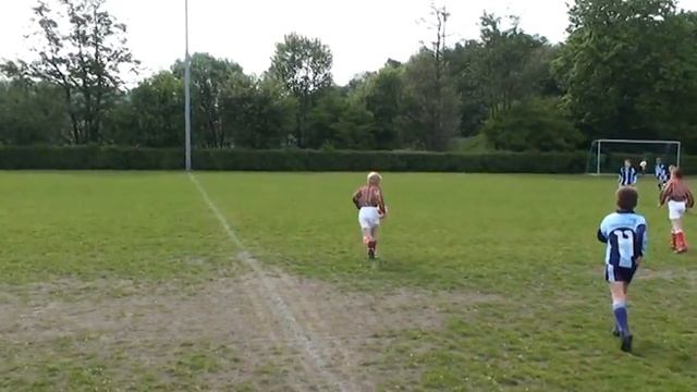 Voetbalwedstrijd DSO F11 - Forum Sport F11 dd 9-5-2009 смотреть онлайн