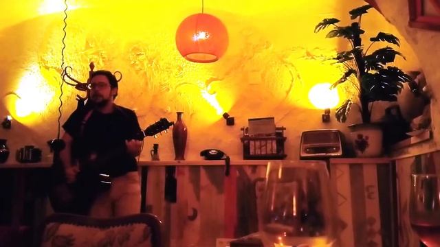 Frank Waters - Hurt Feelings (Mac Miller cover) (live at Jenő Bár Budapest) смотреть онлайн