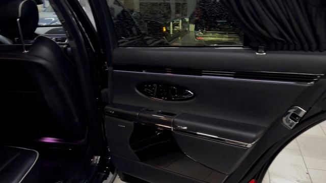 Звёздное небо, карбон и контурная подсветка на примере Maybach S57, S62 смотреть онлайн