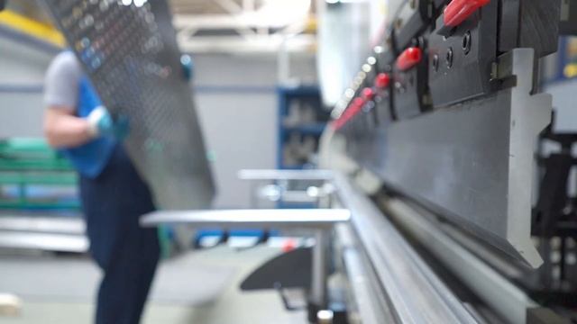 От кабеленесущих систем до подстанций. СОЭМИ - один из лидирующих заводов России. смотреть онлайн