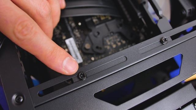 How To Build A PC In The Phanteks Evolv Shift 2 смотреть онлайн