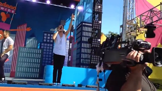 Big Time Rush- "Big Time Rush & The City is Ours" - World Wide Day of Play 2013 смотреть онлайн