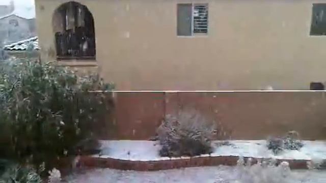 Yeah, its a bit weird to look out and see it snowing like this.. смотреть онлайн