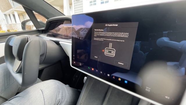 Setting up Homelink with the 2022 Tesla Model X Plaid смотреть онлайн