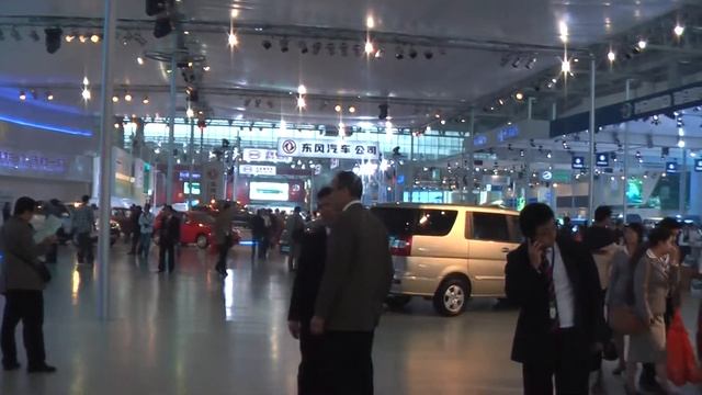 Dongfeng Motor Company - Hummer look-a-like at Beijing Auto Show 2008 смотреть онлайн