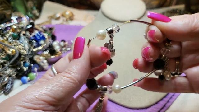 Finding Awesome Jewelry in New Jersey Goodwill Blue Box JEWELRY JAR!! смотреть онлайн