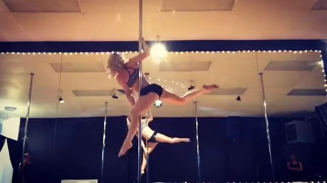#pole #ballerina @swpoledancing @brynlynloomis 💃🎶🐝 @poledanceeducation #abq #albuquerque смотреть онлайн