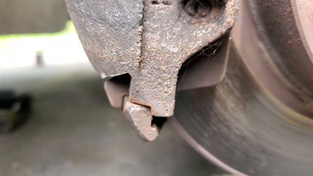 1994 Chrysler Concorde front brakes installed incorrectly смотреть онлайн