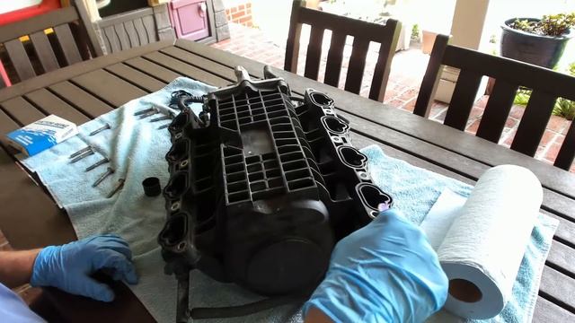 Live Raw Video: 2001 Jaguar XK8 Intake Manifold Cleanup and New Gaskets смотреть онлайн