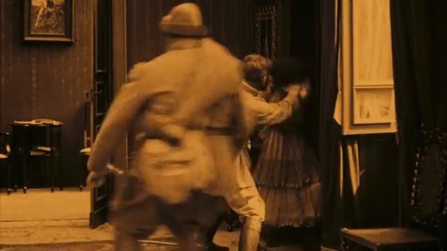 'maciste alpino', man thrown out of window смотреть онлайн