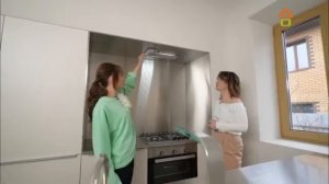Дачный ответ от 23 апреля: гостиная для многодетной семьи. Стены в декоративной штукатурке