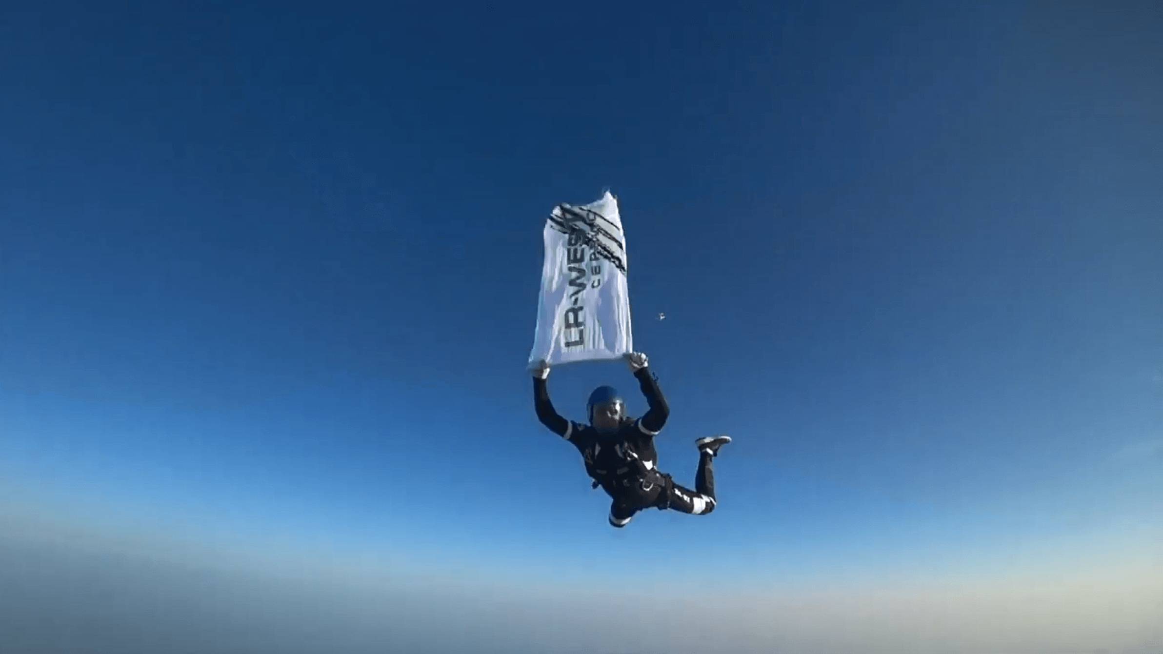 Сервис Ленд Ровер в небе!!! смотреть онлайн