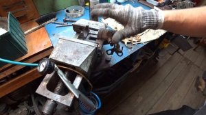 Как разобрать задний суппорт Шкода Октавия А5