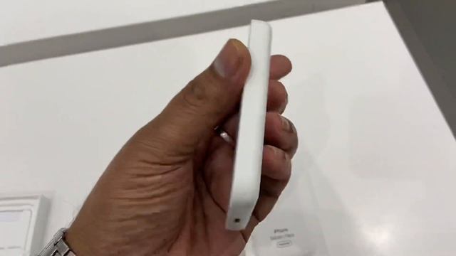 iPhone Battery Pack ( MagSafe) смотреть онлайн