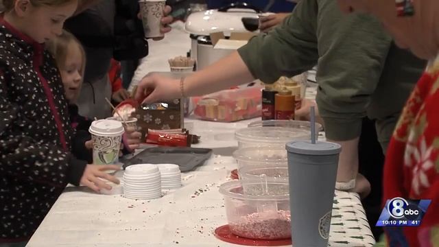 Lincoln Airport's second annual 'Santa Bash' attracts over 900 people смотреть онлайн
