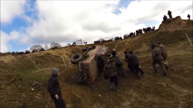 Rollover of Isuzu Trooper смотреть онлайн