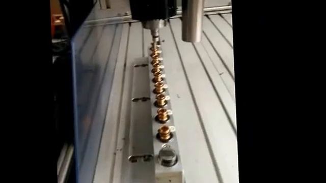 Retrofit VHF CAM 220 auf eine moderne Mach3 Software mit neuer Steuerung смотреть онлайн