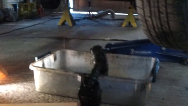 Saab 9000 transmission oil change part one смотреть онлайн