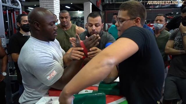 Schoolboy VS Larry Wheels + Khaled | ARMWRESTLING 2020 смотреть онлайн