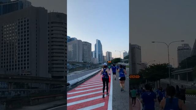 #SCKLM2019 #SCKLM Standard Chartered KL Marathon 2019 | video taken by iPhone XS Max - Apple (4K) смотреть онлайн