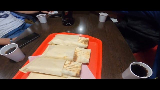 Кто ПОСЛЕДНИЙ съест ШАУРМУ тот и ПЛАТИТ!!! Что получилось??? смотреть онлайн