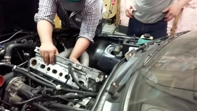 installing the saab 900 head onto the block смотреть онлайн