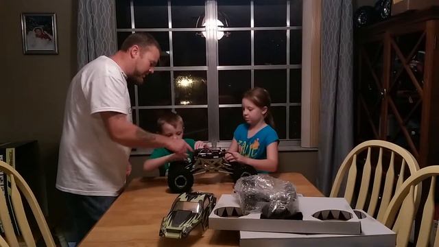 Exceed Max Stone unboxing 1/10 scale смотреть онлайн
