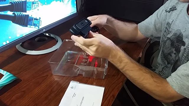Episode 003: Logitech c920 HD Pro Webcam (Unboxing & Review) смотреть онлайн