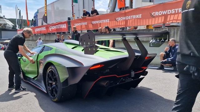 Unleashing the Beast: Lamborghini Essenza SCV12 Engine Start-Up смотреть онлайн