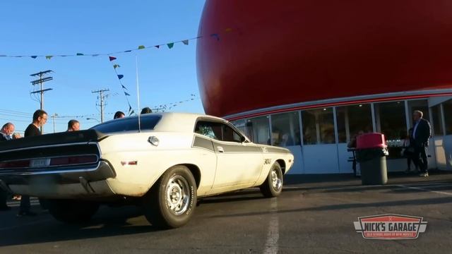 Unwashed 1970 Challenger T/A goes to a car show! смотреть онлайн