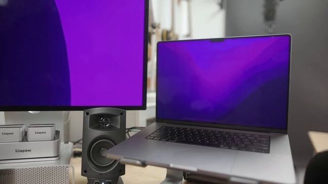 One Week with the Apple Studio Display | Things I Love and Hate смотреть онлайн