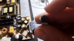 Ремонт телевизора TELEFUNKEN 42 моргает подсветка  на секунду и отключается.