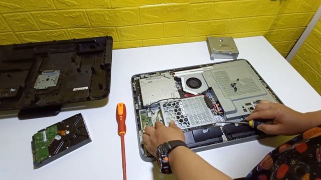 All In One PC 🖥️HDD .ဖြုတ်ပြီး SSD ထည့်နည်း смотреть онлайн