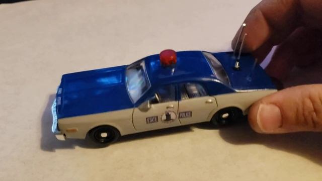 vsp monaco fury dodge plymouth 1/43 scale added red blinking light virginia state police car model смотреть онлайн