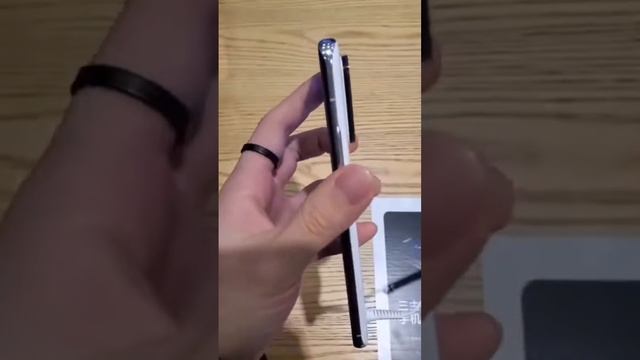 Xiaomi Mi 11 Hand on .... смотреть онлайн
