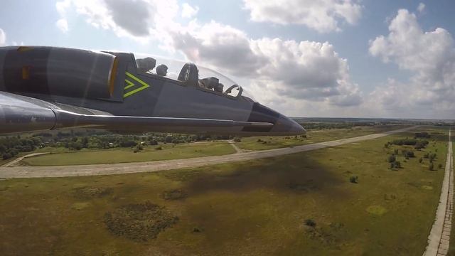 L-39 Jet Flight in Russia - including outside cameras! смотреть онлайн