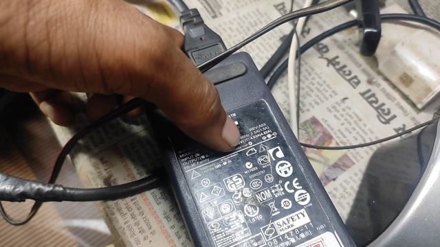 Laptop ka charger kitne volt ka hota hai ? what is the volt of laptop charger смотреть онлайн