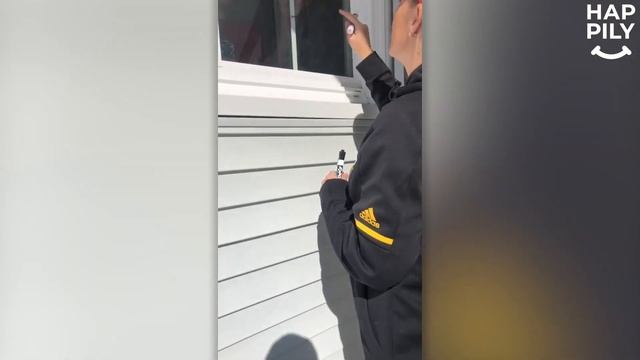 Teacher Surprises Student With Cerebral Palsy With Window Tic-Tac-Toe смотреть онлайн