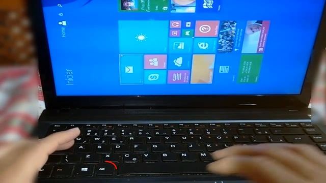Como girar a tela de computadores ou notebooks смотреть онлайн