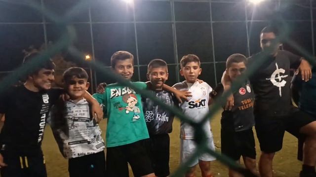 Bizim gençler maç keyfi (3) смотреть онлайн