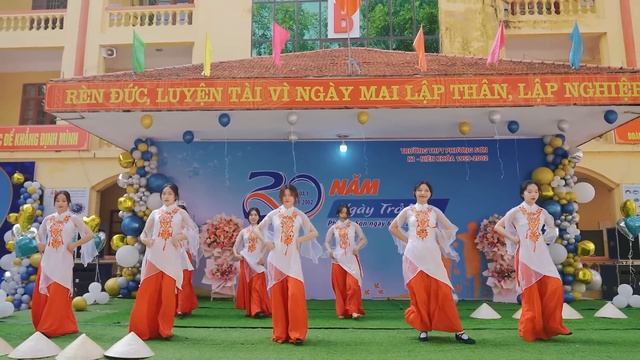 Múa Tát Nước Đầu Đình Hay Nhất - Lynk Lee feat. Binz смотреть онлайн